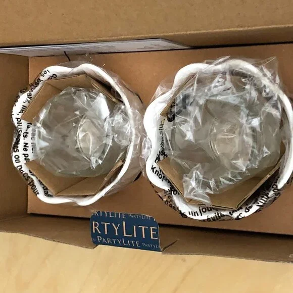 New PARTYLITE Garden Blossoms Ivory & Clear Votive Holder Pair - Picture 2 of 9